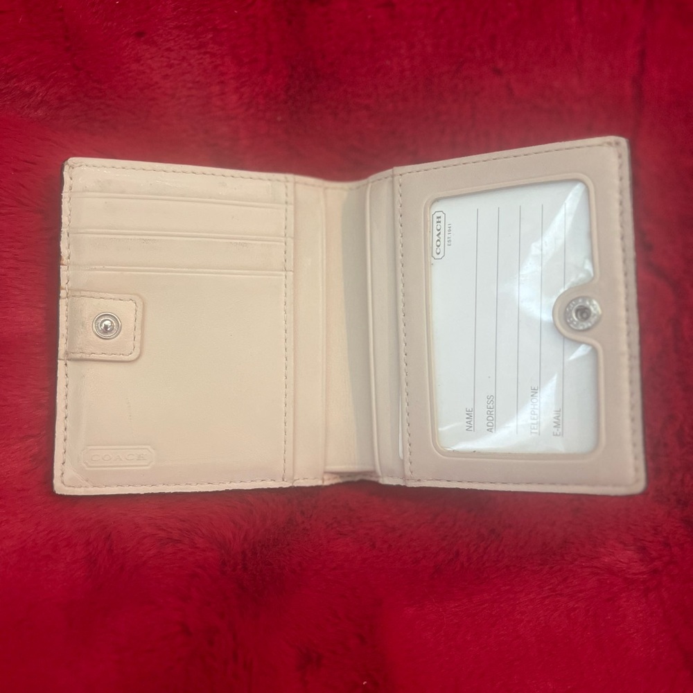 Coach Beige Soho Pleated bi-fold mini Leather Wallet - Picture 4 of 6